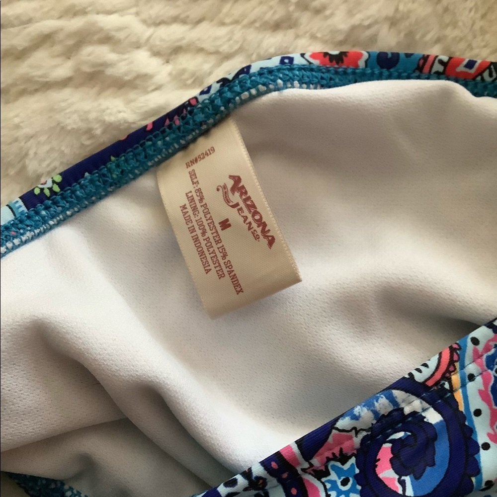 NWOT Arizona Two-Piece Bikini Swim Bathing Suit - Size Medium - Picture 4 of 4